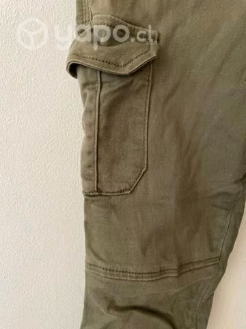 Pantalones Cargo"