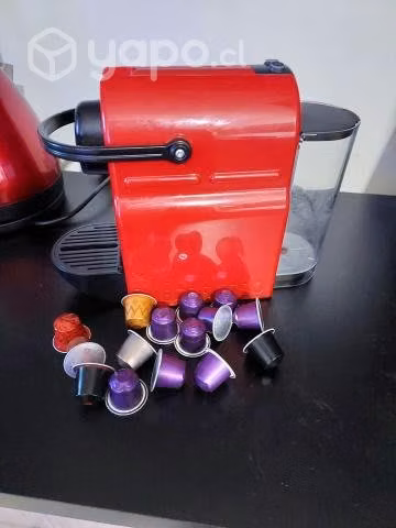 Maquina nespresso Inissia c40