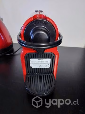 Maquina nespresso Inissia c40