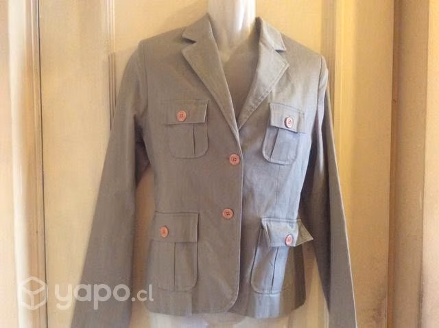 Blazer beige talla XS con bolsillos marca Basement