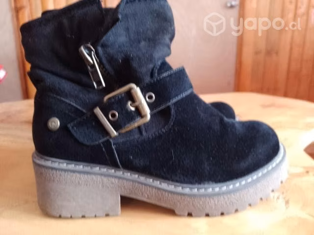 Zapatilla y botin