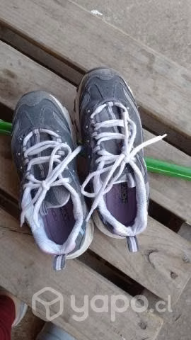 Zapatilla y botin
