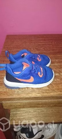 Zapatillas en muy buen estado de bebé - Imagen 2