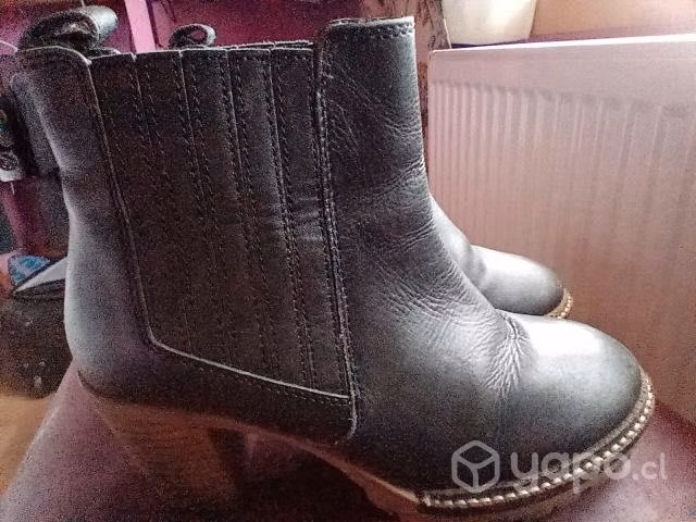 Botas
