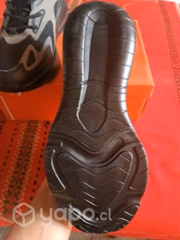 Zapatilla de hombre número 41 y 44