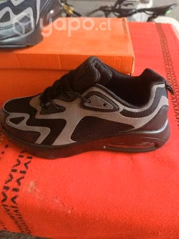 Zapatilla de hombre número 41 y 44 - Imagen 3