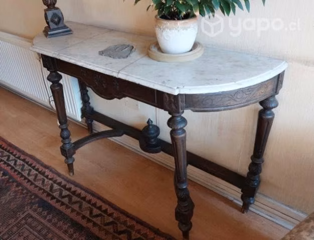Mueble arrimo antiguo con cubierta de marmol