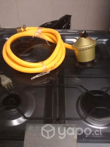 Cocina 4 platos casi nueva con regulador