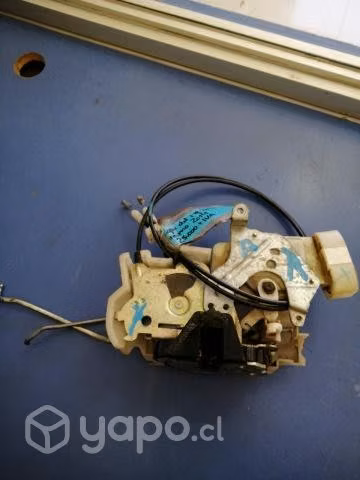 Chapa delantera izquierda Nissan Terrano 2014