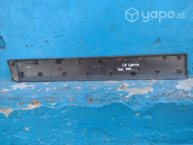 Moldura de puerta del der Chevrolet Captiva 2010