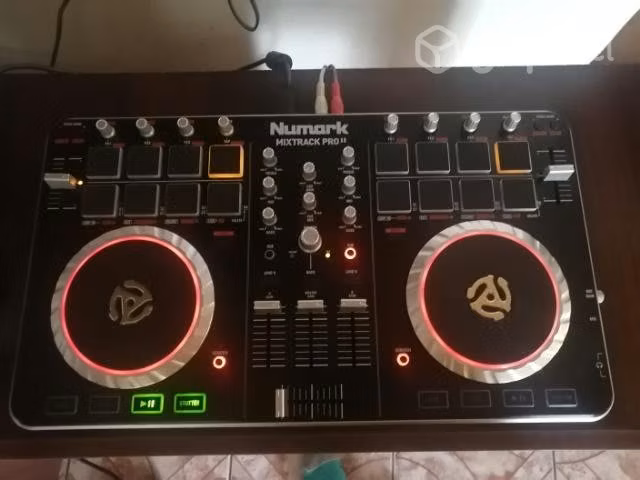Numark MIXTRACK pro 2
