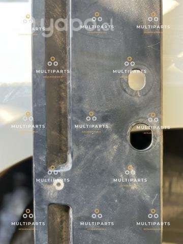Bisel de cabina mitsubishi canter fuso - Imagen 2