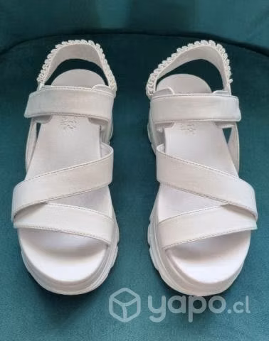 Chalitas Skechers