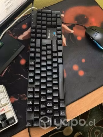 Teclado mecánico 100% blue