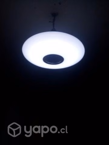 Luz con parlante