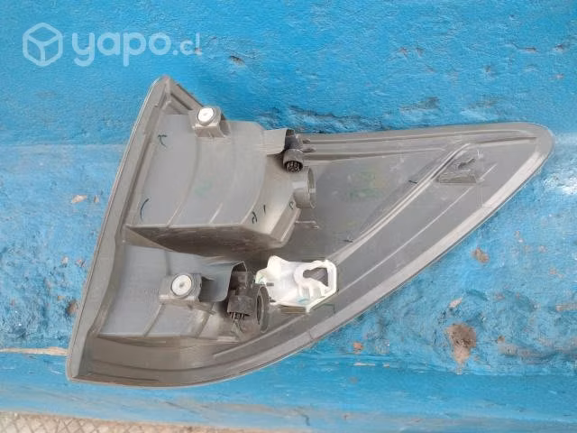Foco trasero izq mazda bt - Imagen 7