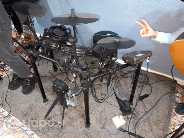 Bateria Eléctrica Alesis Nitro Mesh kit