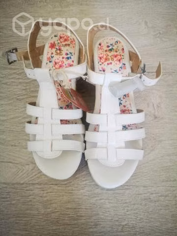 Chalas /Sandalias nuevas niña - Imagen 3