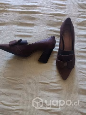 Zapatos y chalas - Imagen 1
