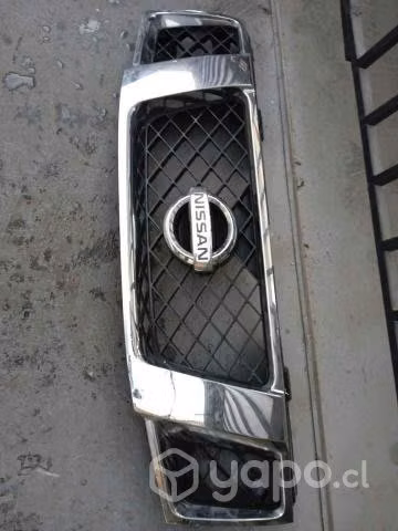 Mascara Delantero Nissan navara Negro 2008
