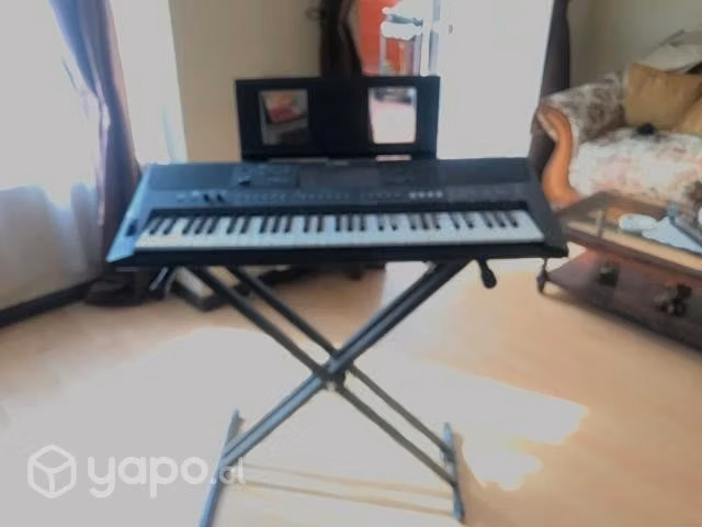 Órgano marca Yamaha