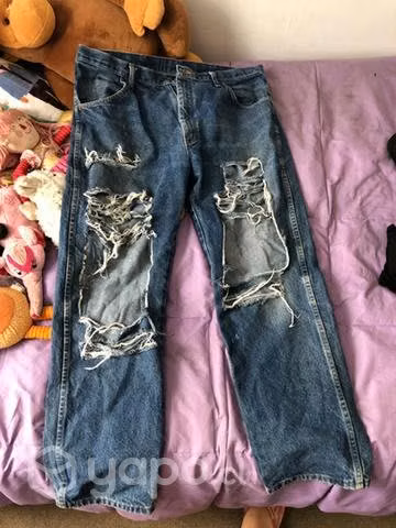 Mom jeans rotos