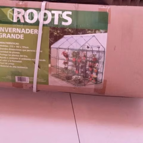 Invernadero nuevo en caja sellado