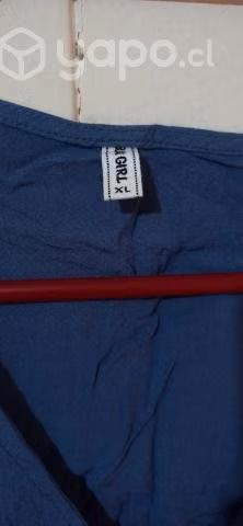 Blusa azul sin mangas