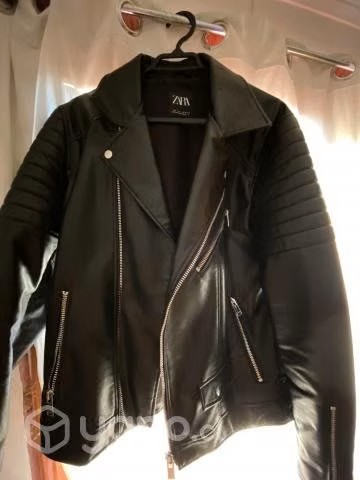 Chaqueta estilo motoquera de Zara