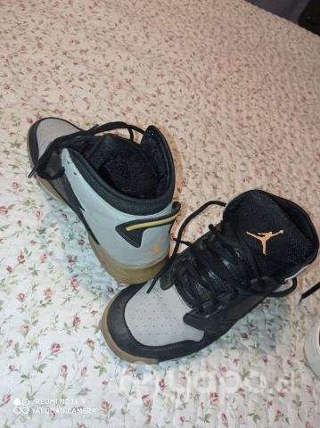 Ropa y zapatillas - Imagen 5