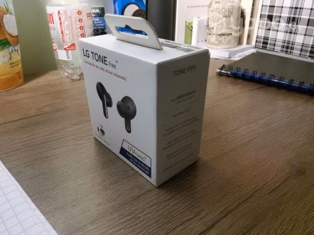 LG tone free FP9