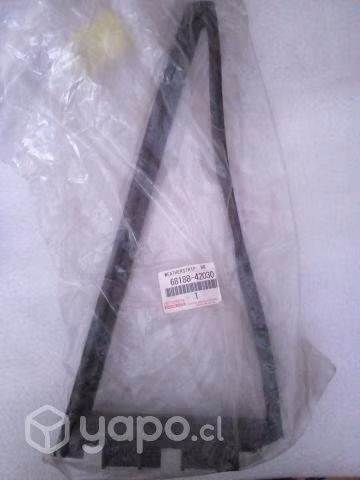 Burlete puerta trasera derecha Toyota Yaris