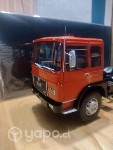 Camión escala 1.18
