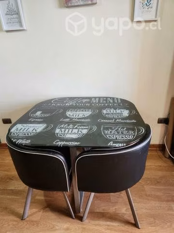 Comedor con 3 sillas (con detalles)