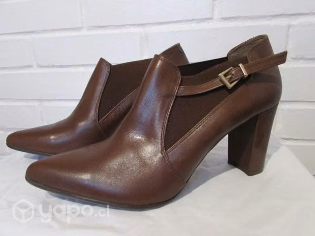 Zapatos marca pollini