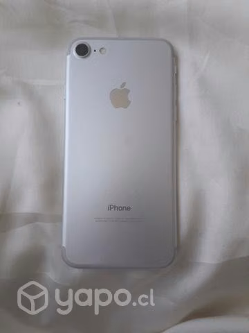 IPhone 7 128gb + funda morada transparente