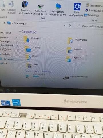 Computador All in one Lenovo - Imagen 2