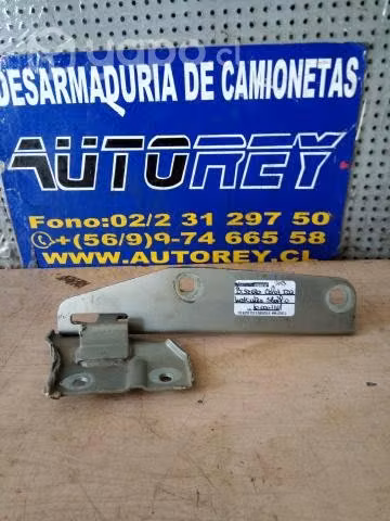 Bisagra capot izquierda Mahindra