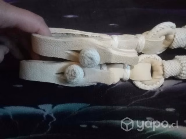 Apero disponible tres ganchos