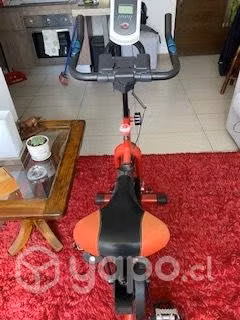 Bicicleta estatica roja