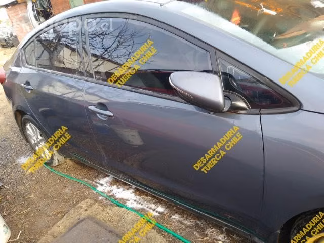Puerta Kia cerato 2015