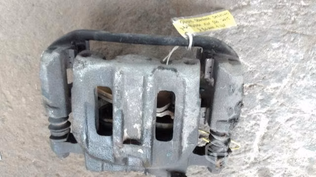 Caliper delantero derecho Mahindra XUV 500 2015