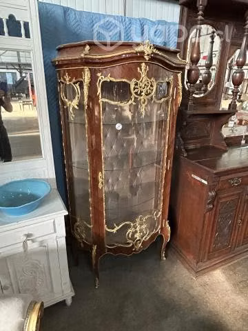 Vitrinas y sofás - Imagen 6