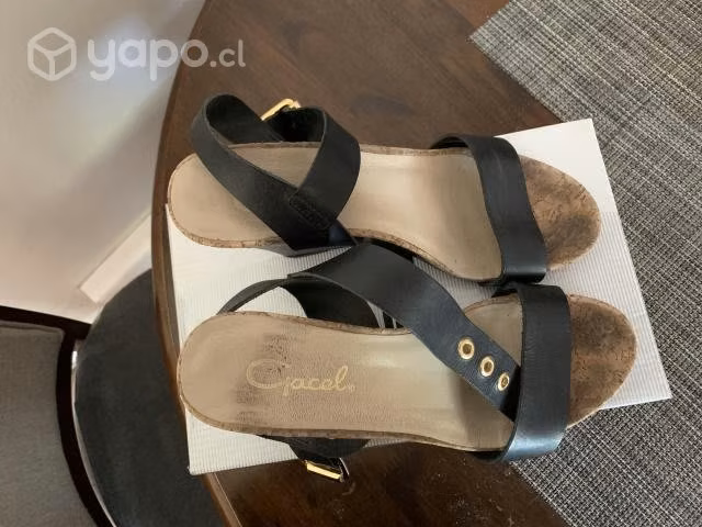 Sandalias negras taco chino