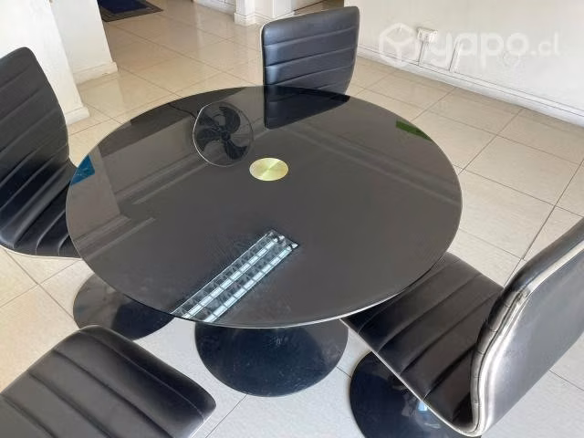 Mesa con sillas