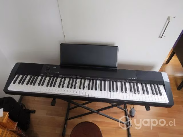 Piano digital Casio CDP 135 de 88 teclas