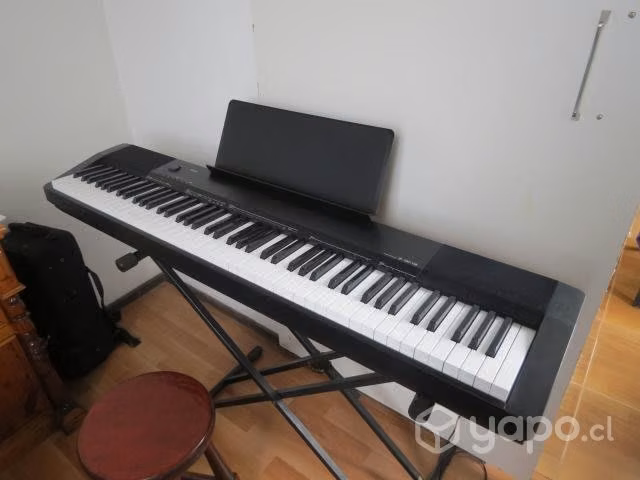 Piano digital Casio CDP 135 de 88 teclas