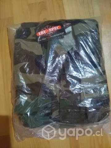 Traje de mimetismo militar