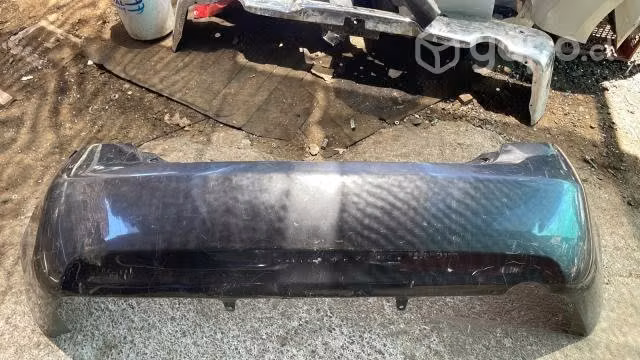 Parachoque trasero toyota yaris 2014-2017 original
