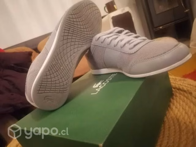Se veZapatillas Lacoste impecables